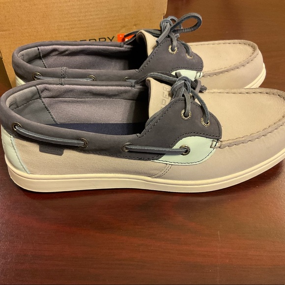 BRAND NEW SPERRY SHOES - Picture 4 of 6